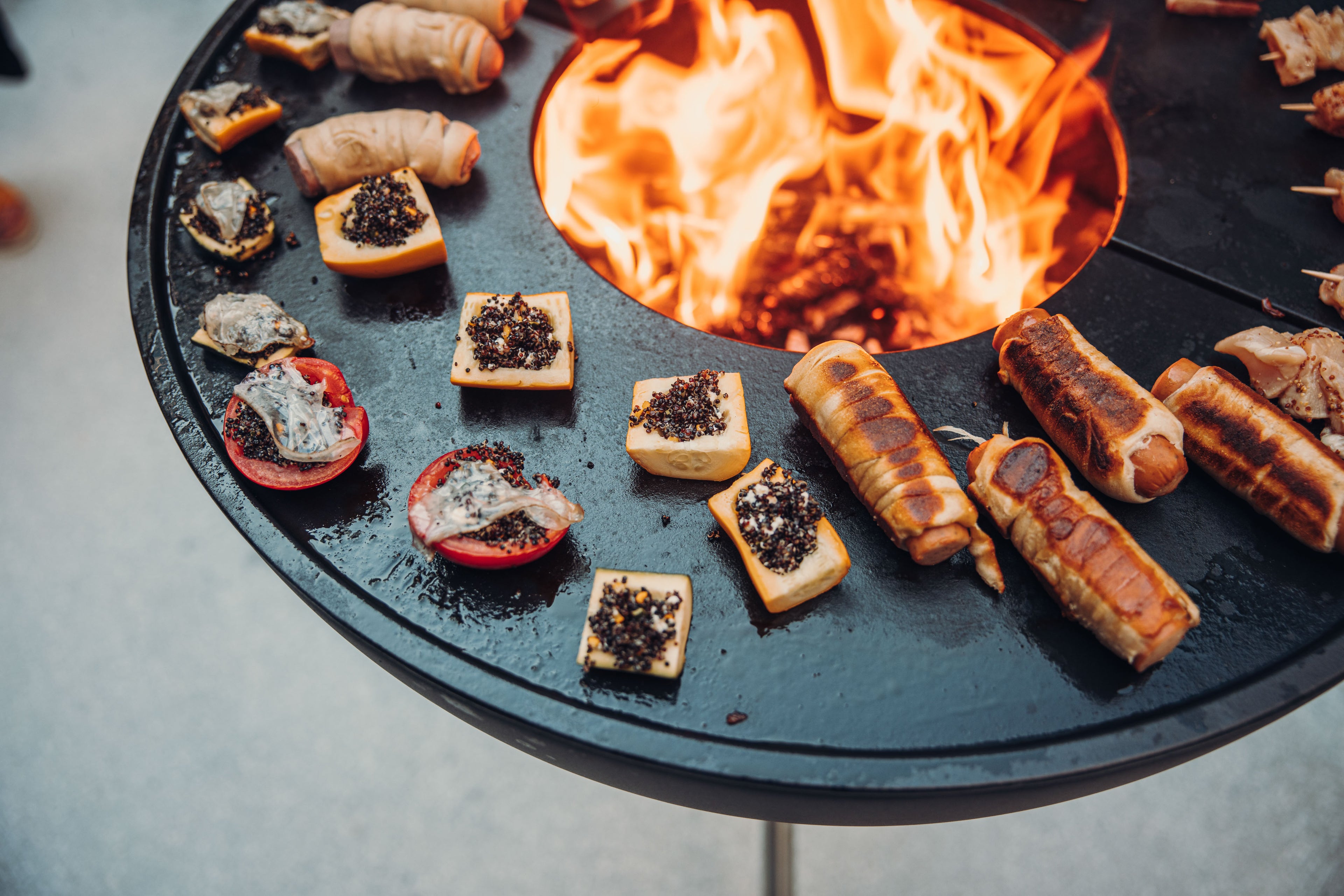 BOWL 70 Fire Bowl with Tripod