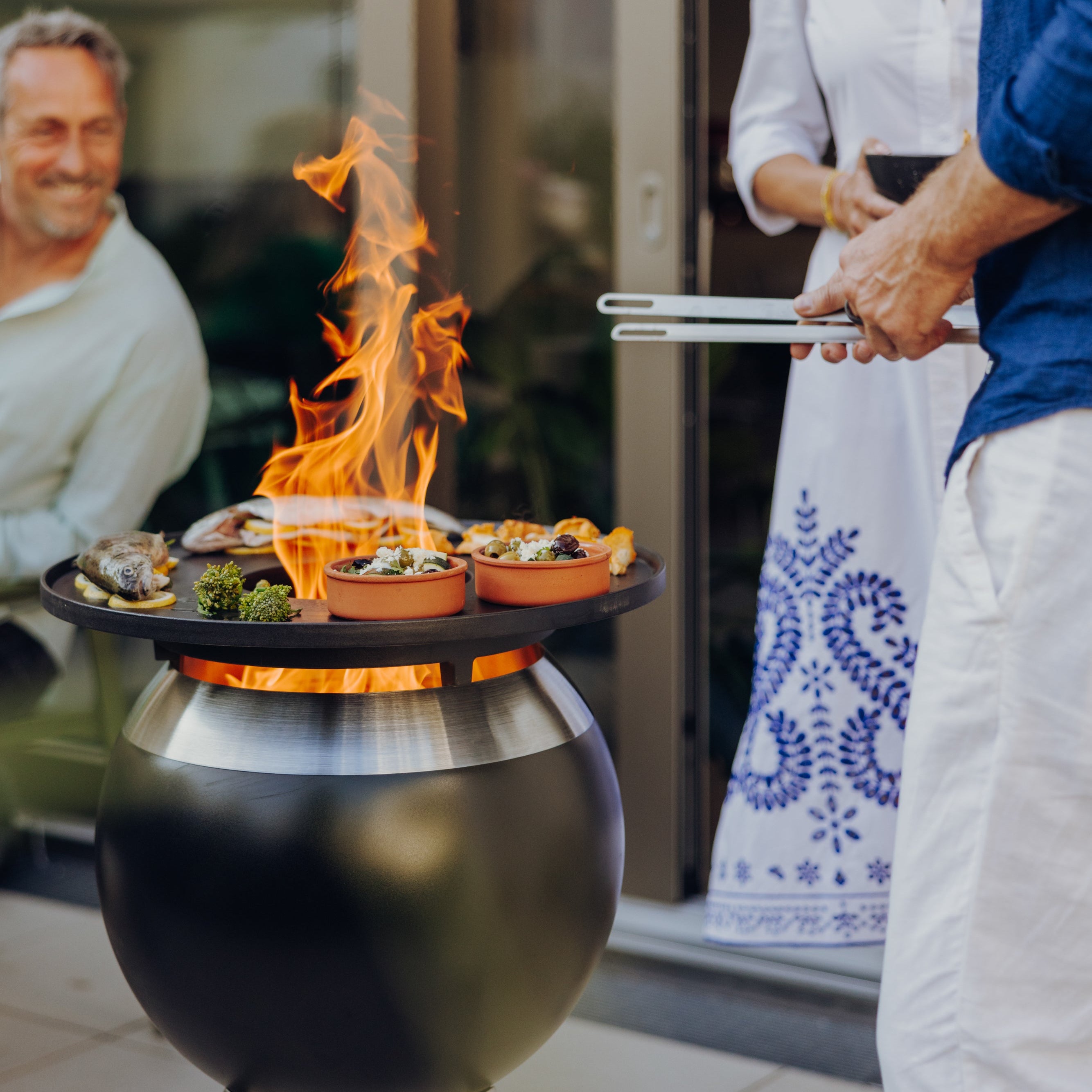 MOON 45 Fire basket with high stand