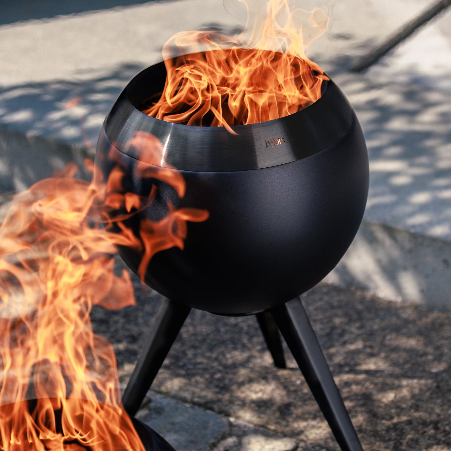 MOON 45 Fire Basket with high stand all black
