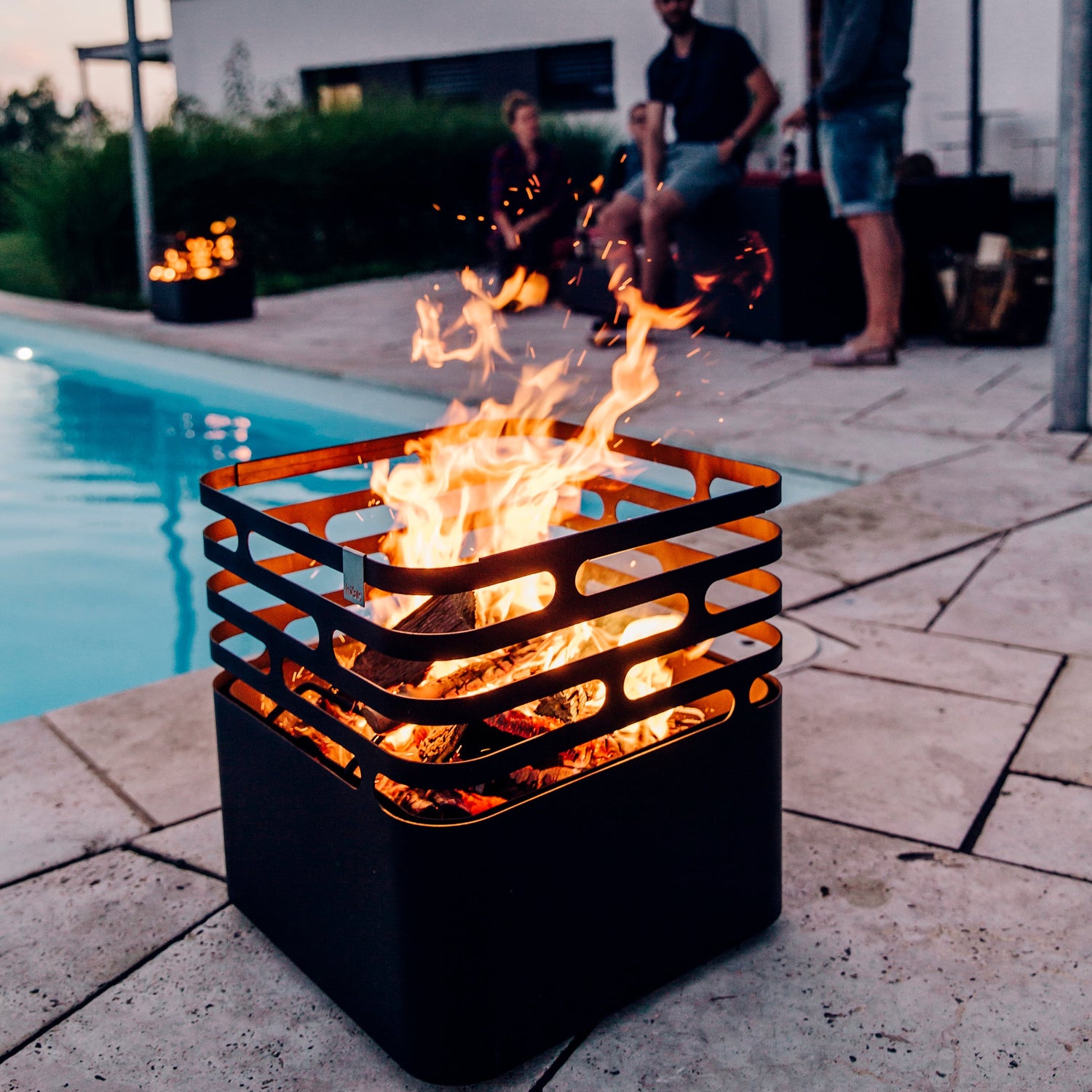 CUBE Fire Basket Black