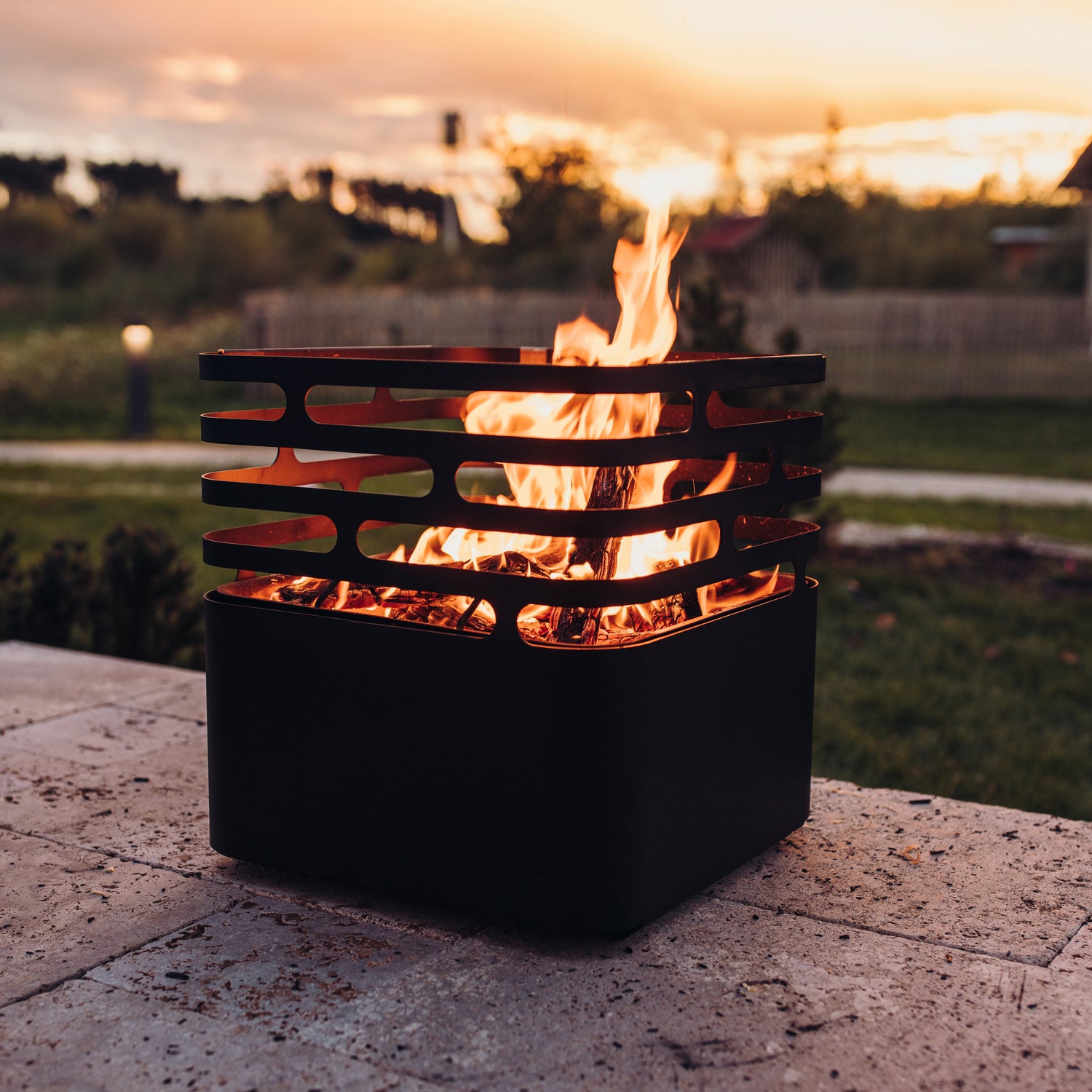 CUBE Fire Basket Black